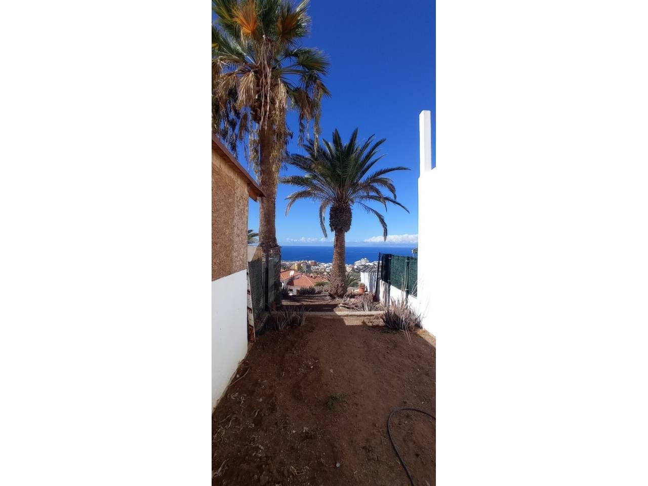 Exterior view of Apartment for sale in Adeje  with Air Conditioner, Private garden and Terrace