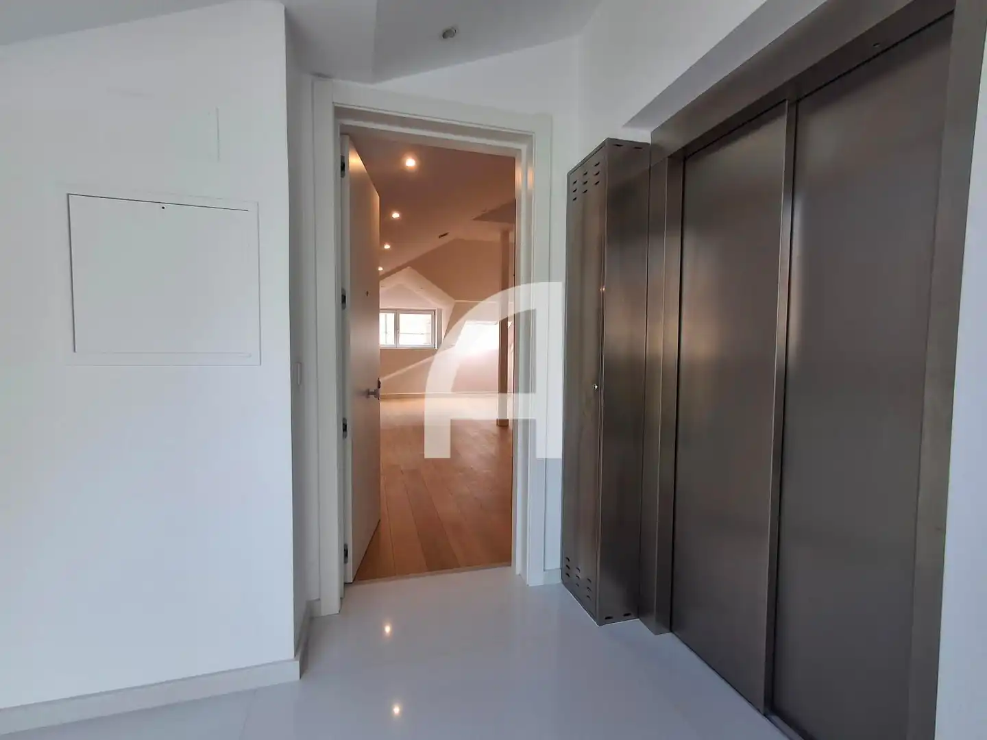 Ático en venta en Pontevedra Capital  con Calefacción, Parquet y Terraza