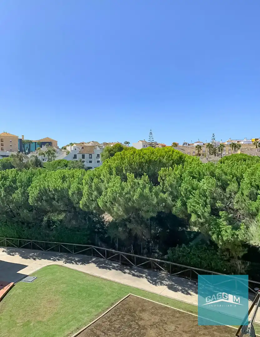 Vista exterior de Dúplex en venta en Islantilla con Terraza, Amueblado y Piscina comunitaria