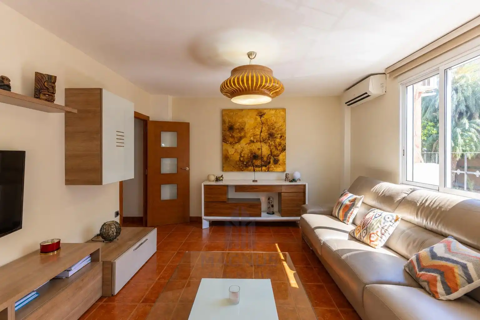 Sala d'estar de Pis en venda en Valencia amb Aire condicionat