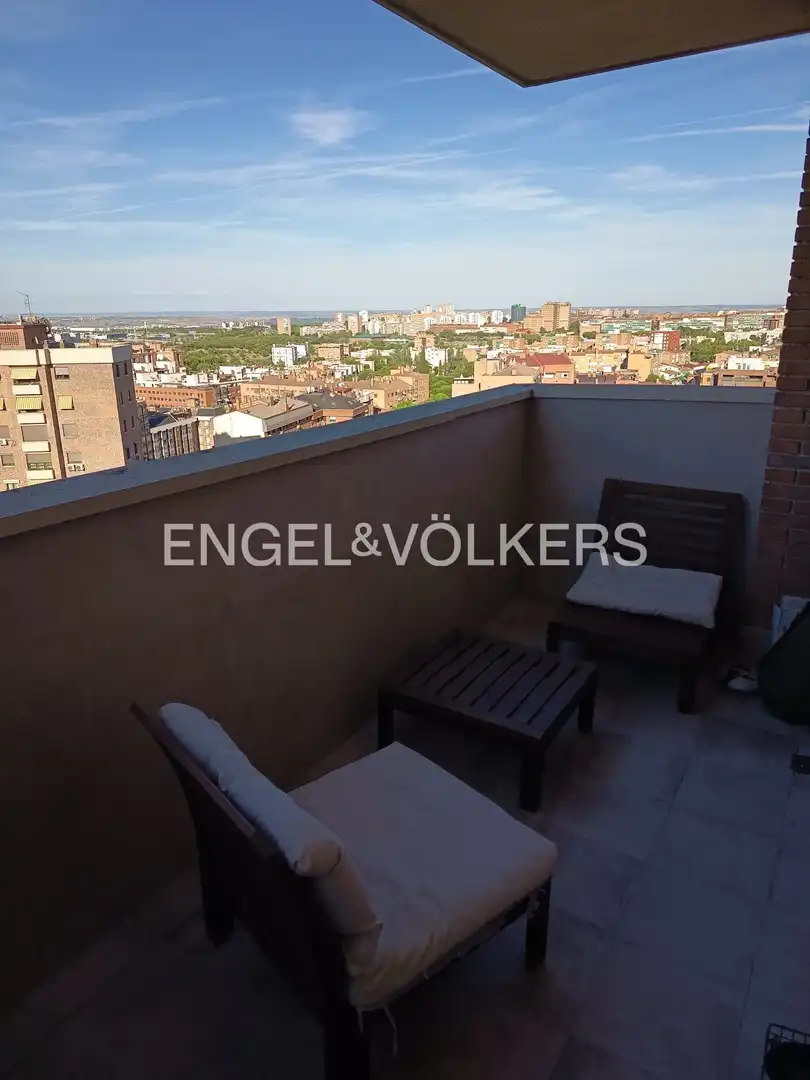 Balcony of Flat for rent in Madrid  with Air Conditioner, Heating and Parquet flooring