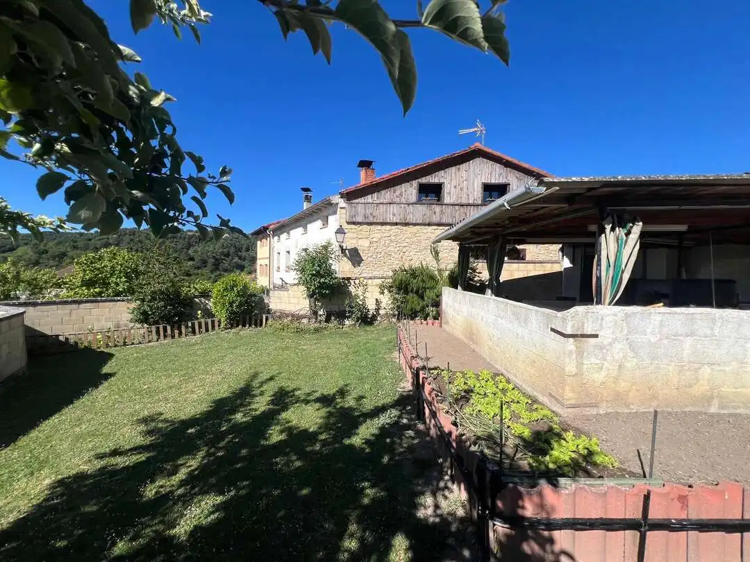Jardí de Casa o xalet en venda en Añana amb Calefacció, Jardí privat i Traster