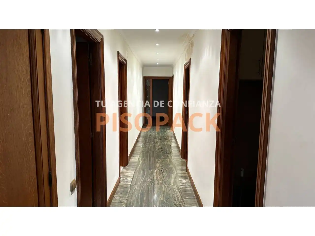 Piso en venta en  Pamplona / Iruña con Calefacción, Terraza y Balcón