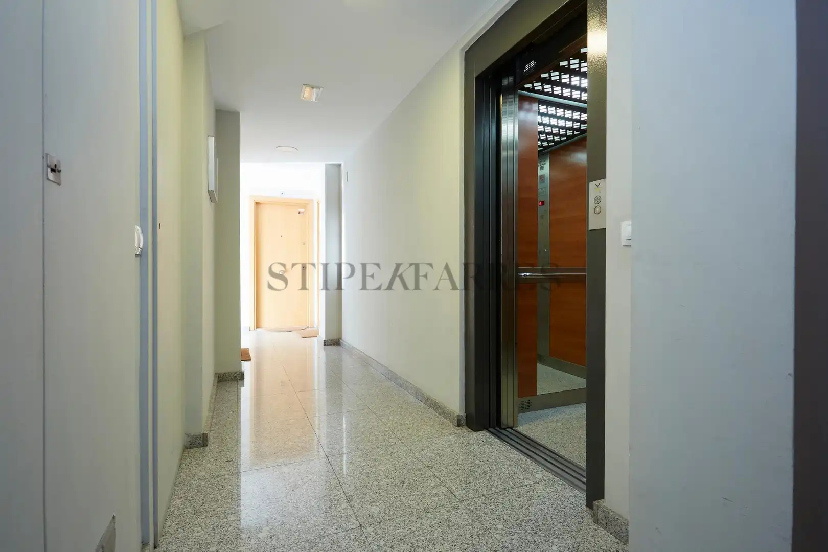 Dúplex en venta en Barcelona con Aire acondicionado, Calefacción y Balcón