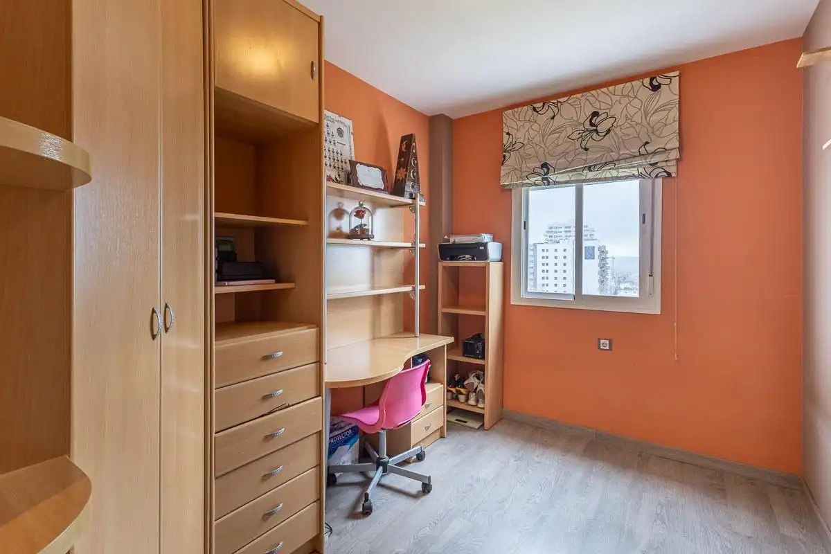 Bedroom of Flat for sale in Granada  with Air Conditioner, Heating and Storage room