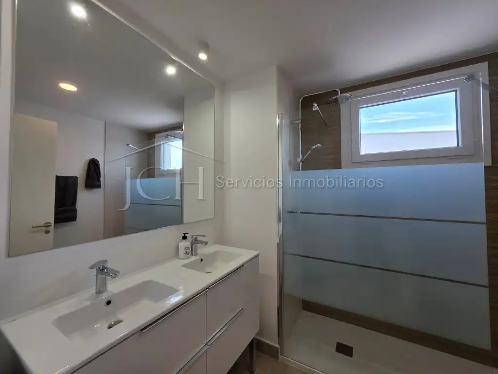 Baño de Ático de alquiler en Estepona con Amueblado