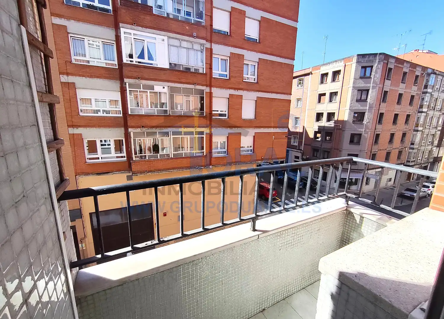Außenansicht von Wohnung zur Miete in Gijón  mit Heizung, Parkett und Möbliert