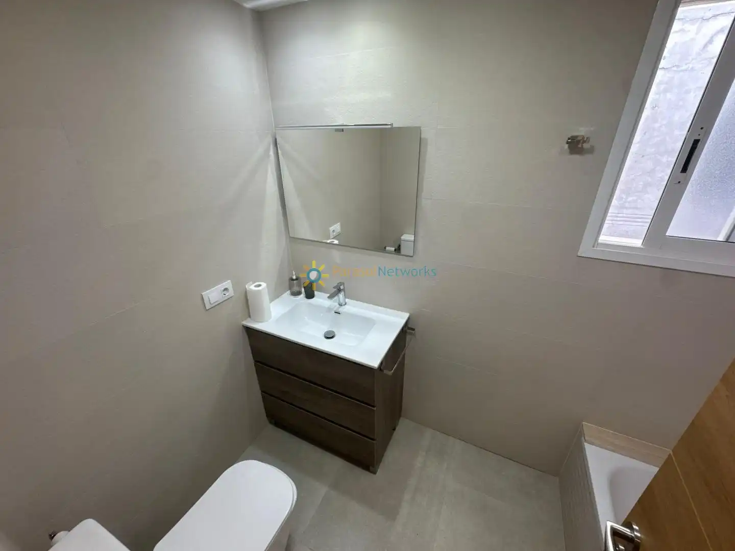 Baño de Piso de alquiler en Xeraco con Amueblado y Balcón