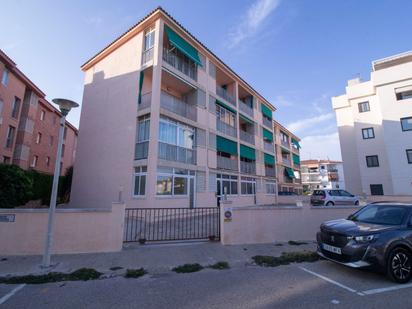 Vista exterior de Apartament en venda en El Vendrell amb Terrassa i Piscina