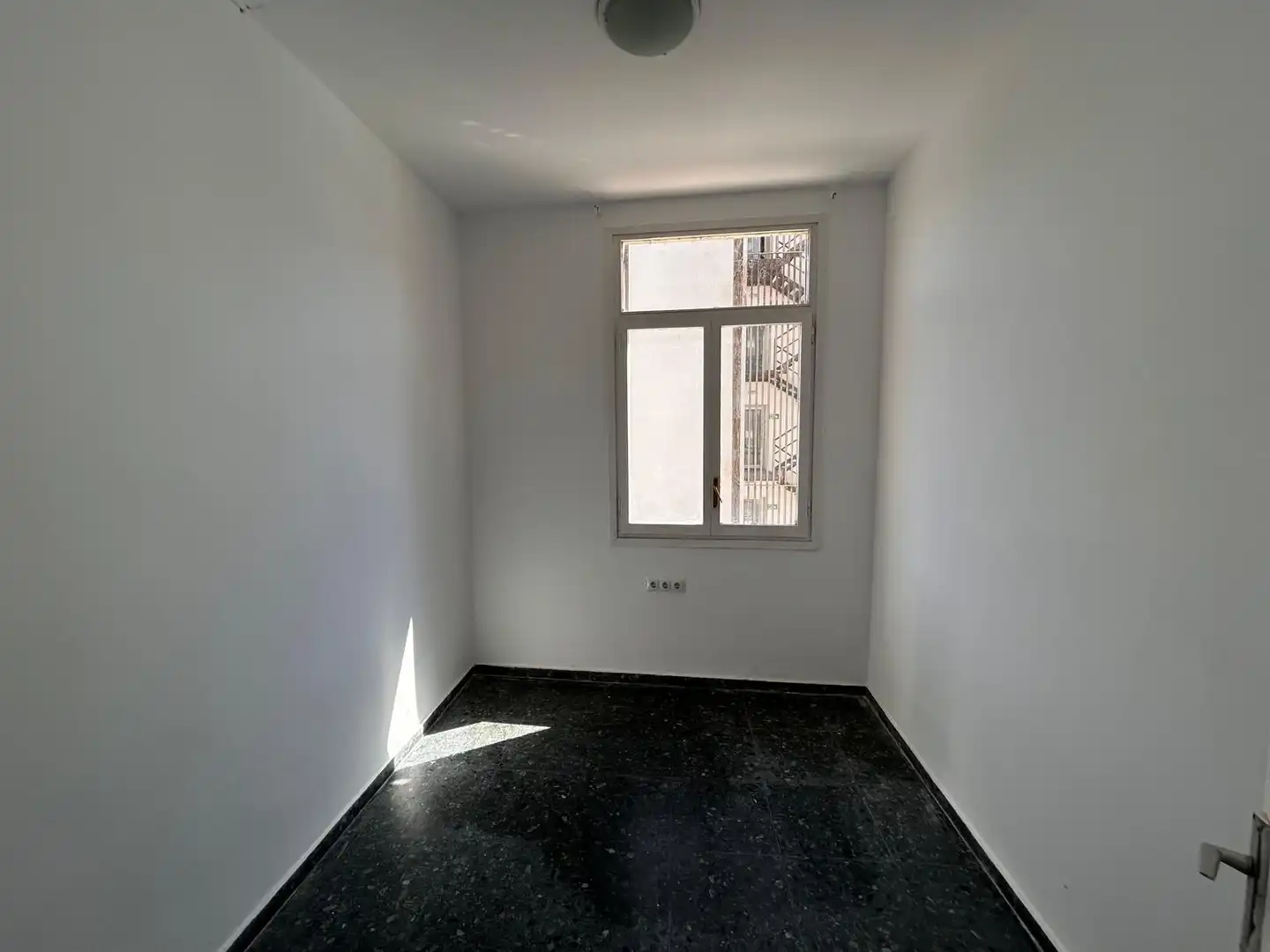 Piso con terraza en alquiler en Carrer del Penedès, imagen 4