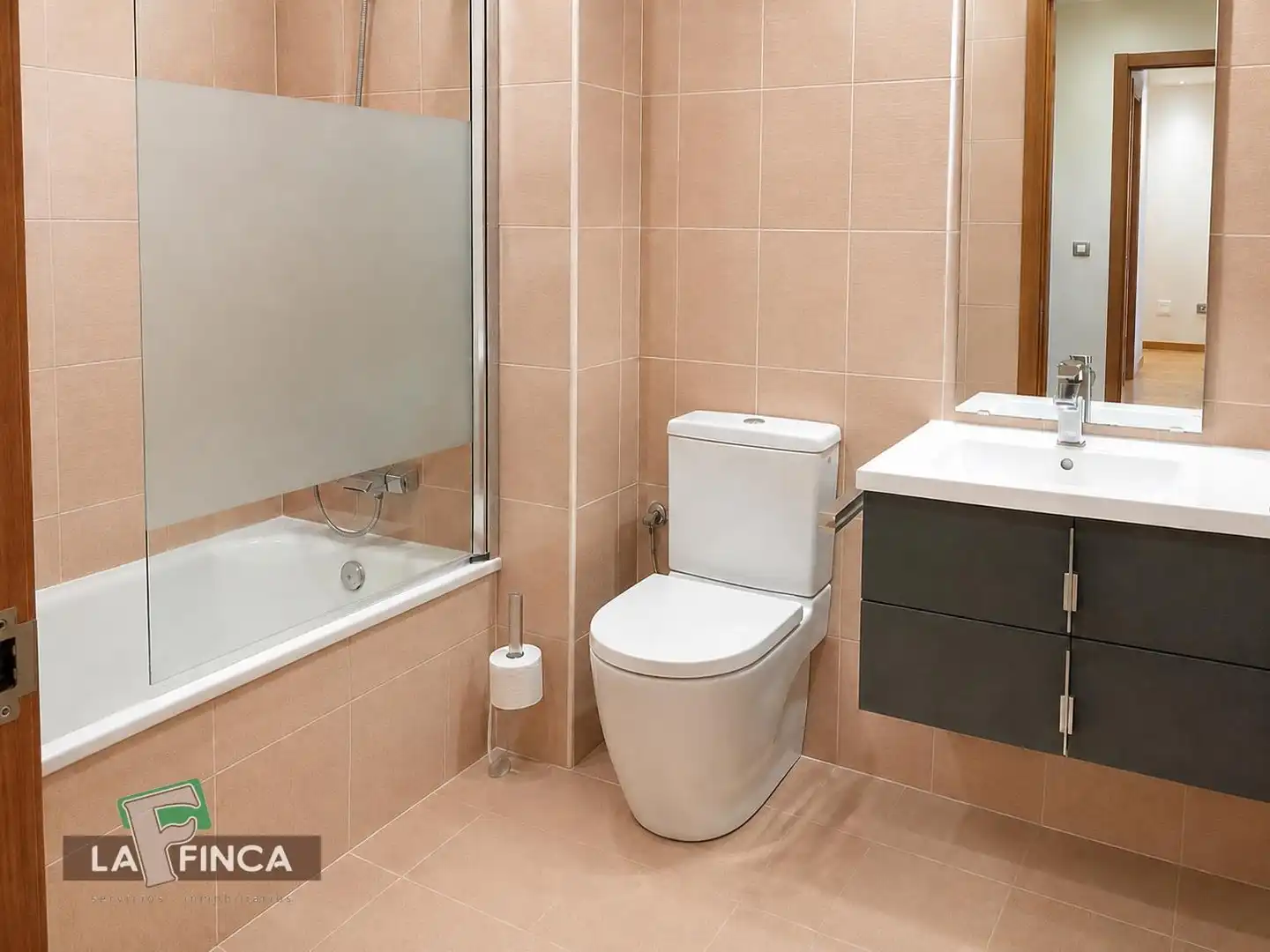 Badezimmer von Wohnung zum Verkauf in Oviedo  mit Heizung, Terrasse und Abstellraum