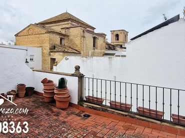 Casa con balcón en venta en Calle la Corredera