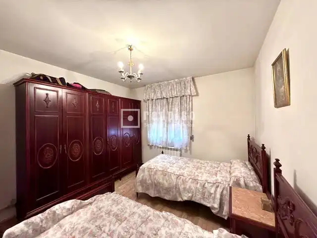 Habitación de Piso en venta en Madrid con Calefacción
