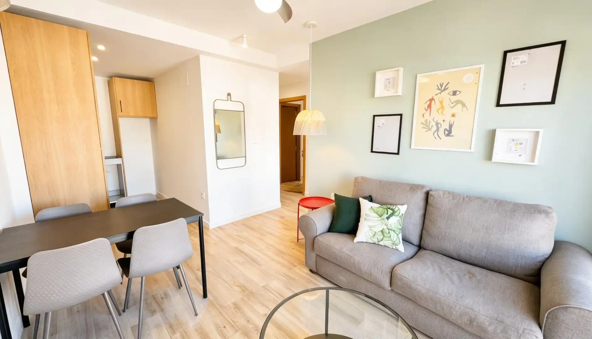 Living room of Flat for rent in  Granada Capital  with Air Conditioner, Furnished and Balcony