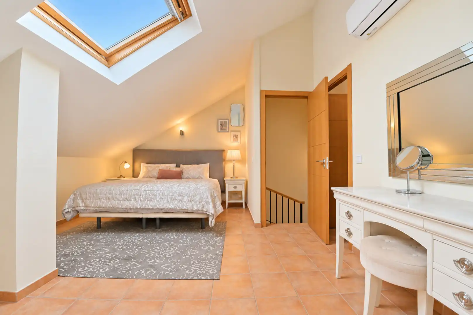 Habitación de Ático en venta en Marbella con Aire acondicionado, Trastero y Amueblado