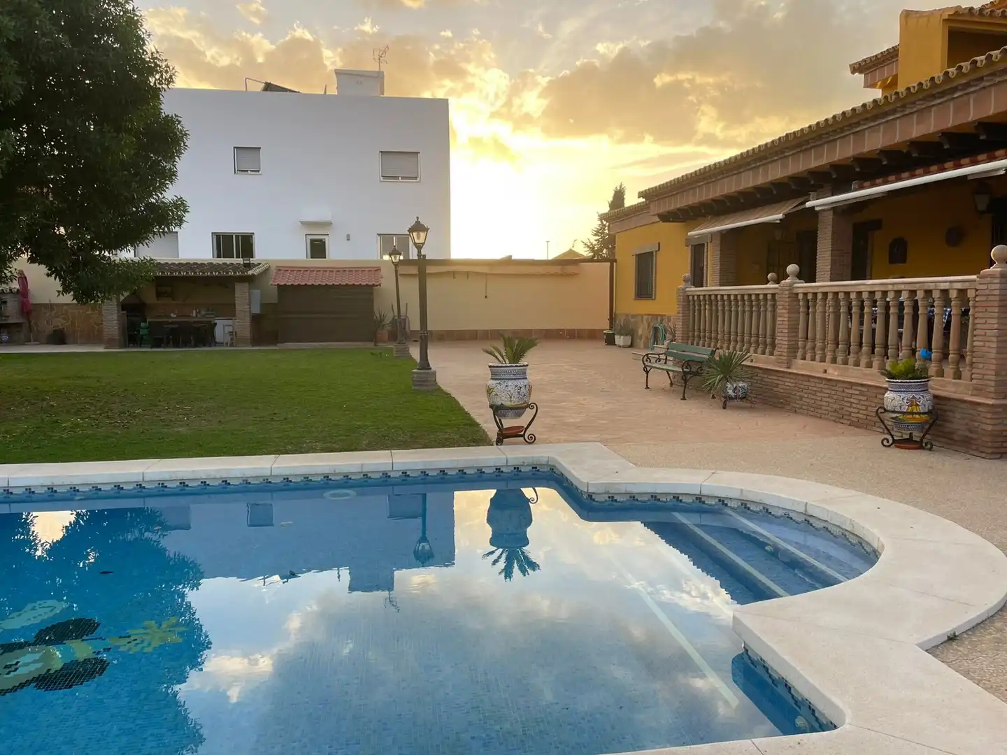 Piscina de Casa o chalet en venta en Fuengirola con Aire acondicionado, Jardín privado y Parquet