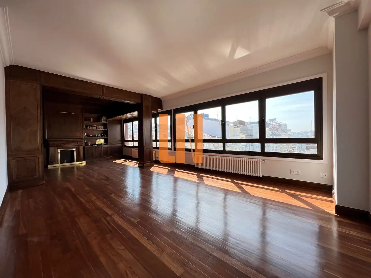 Wohnzimmer von Wohnung zur Miete in A Coruña Capital  mit Heizung, Parkett und Ofen
