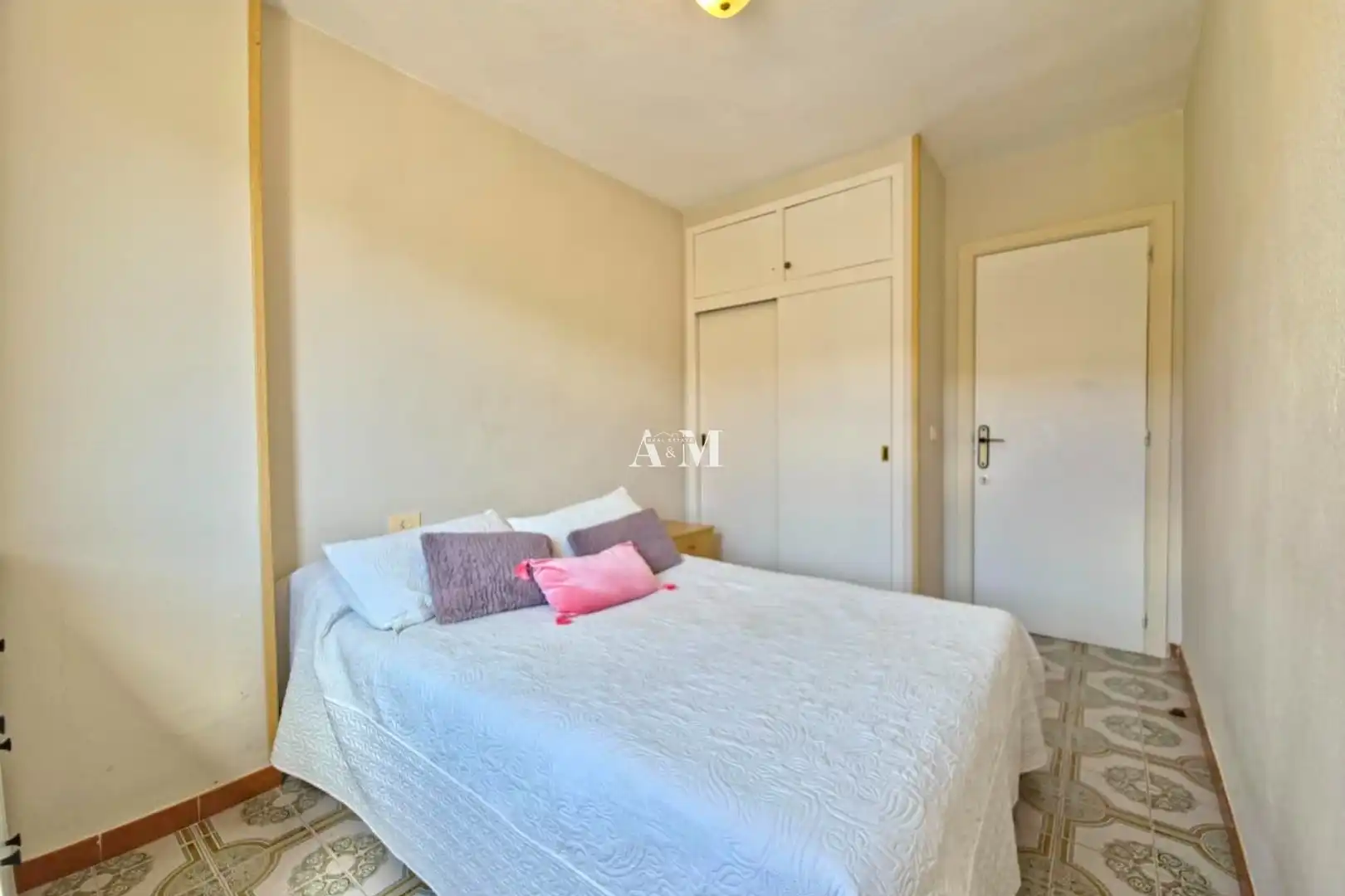 Schlafzimmer von Wohnung zur Miete in Torrevieja mit Heizung, Terrasse und Schwimmbad