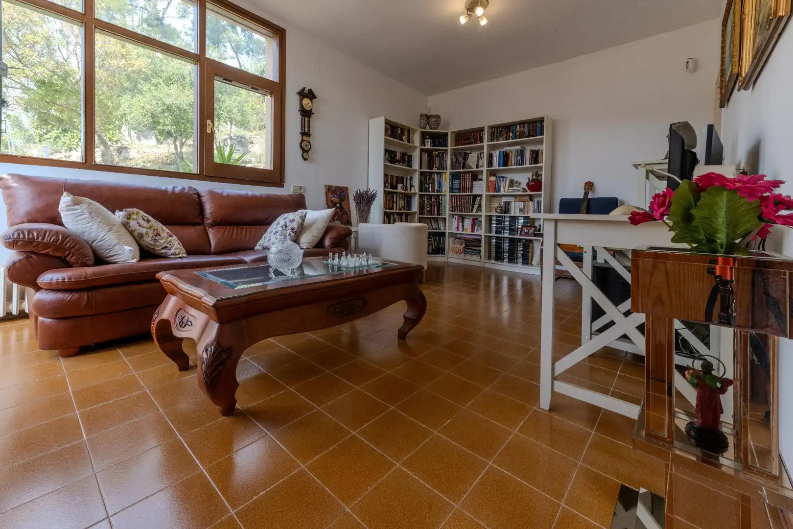 Sala d'estar de Casa o xalet en venda en Castellar del Vallès amb Calefacció, Jardí privat i Terrassa