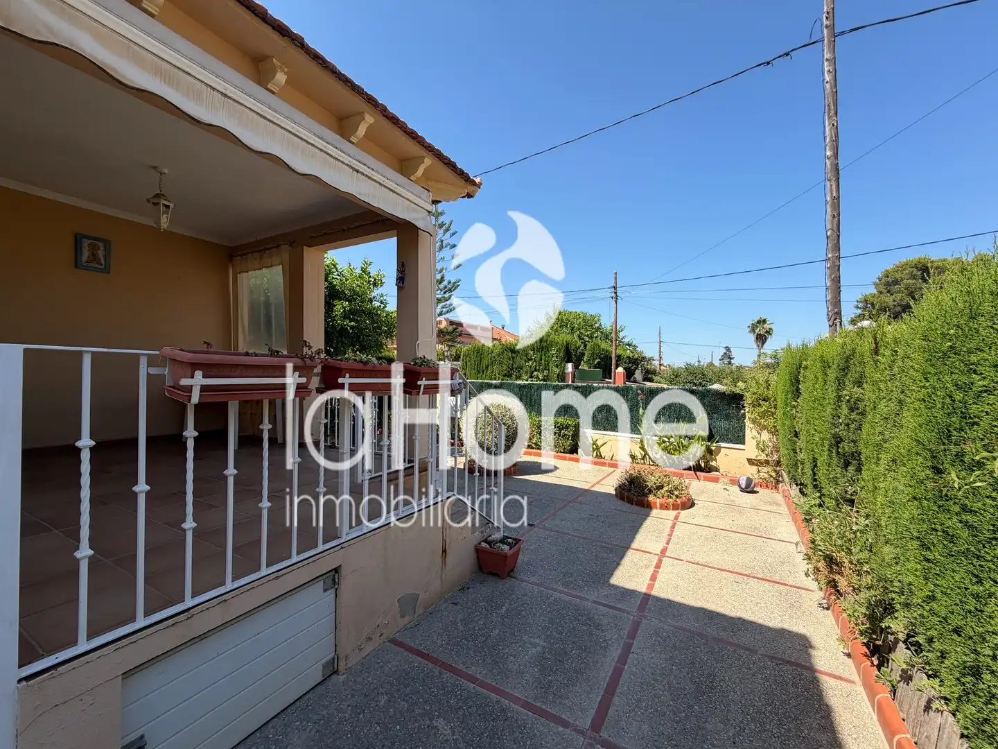 Vista exterior de Casa o chalet en venta en Paterna con Aire acondicionado, Jardín privado y Terraza