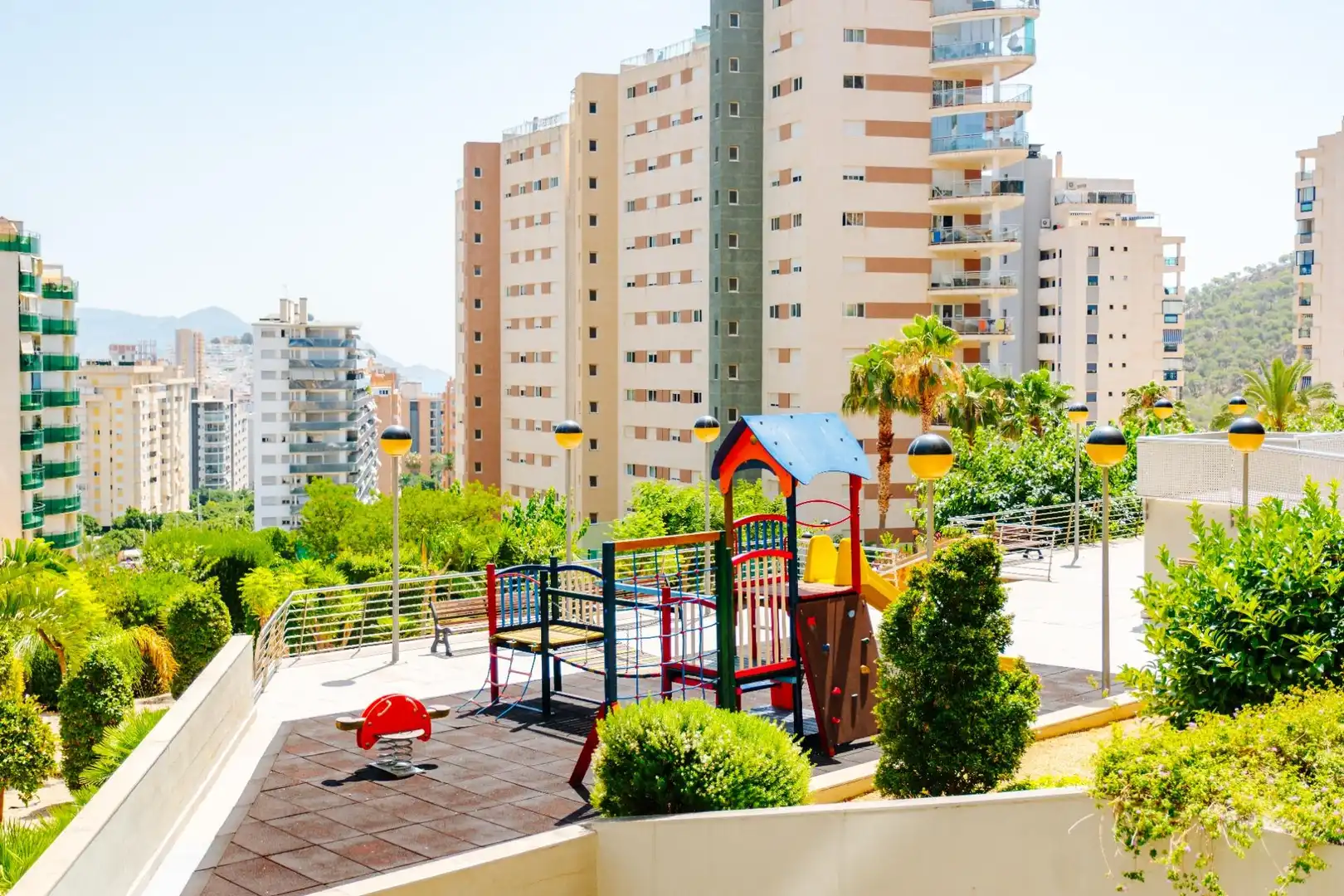 Vista exterior de Apartament de lloguer en Villajoyosa / La Vila Joiosa amb Aire condicionat, Calefacció i Jardí privat