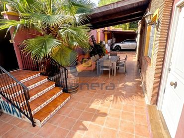 Villa avec balcon à vendre à Playa de San Juan - El Cabo de las Huertas