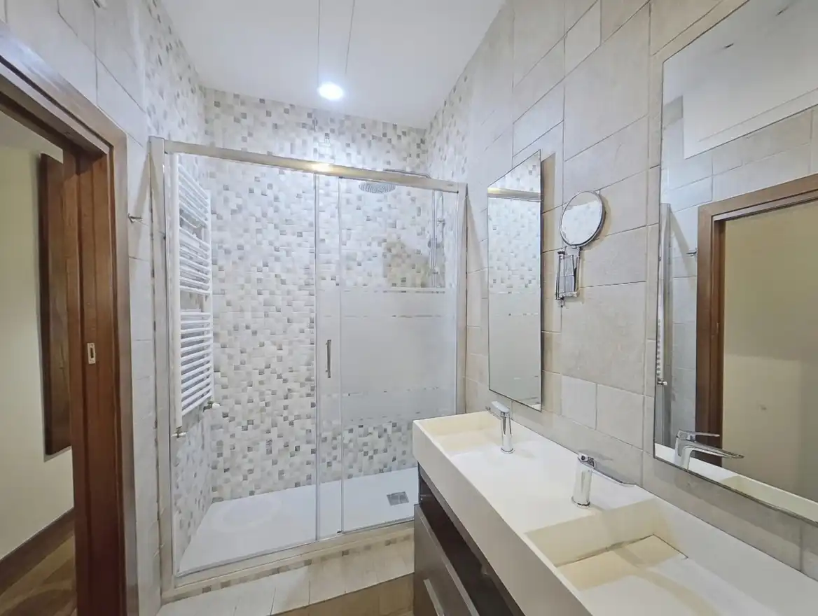 Baño de Piso en venta en Barcelona con Aire acondicionado, Calefacción y Terraza