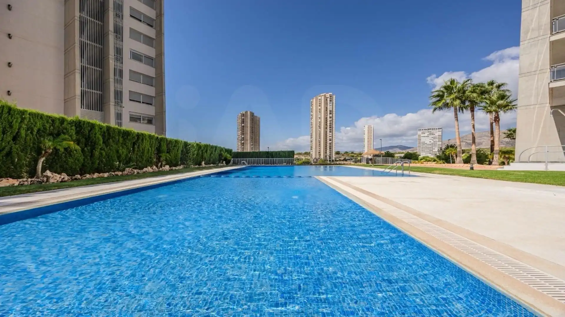 Piscina de Pis de lloguer en Via Parque