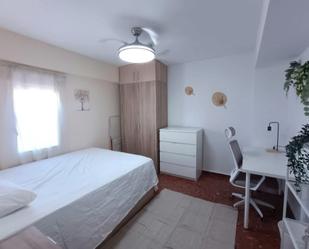 Bedroom of Flat to share in  Sevilla Capital  with Washing machine
