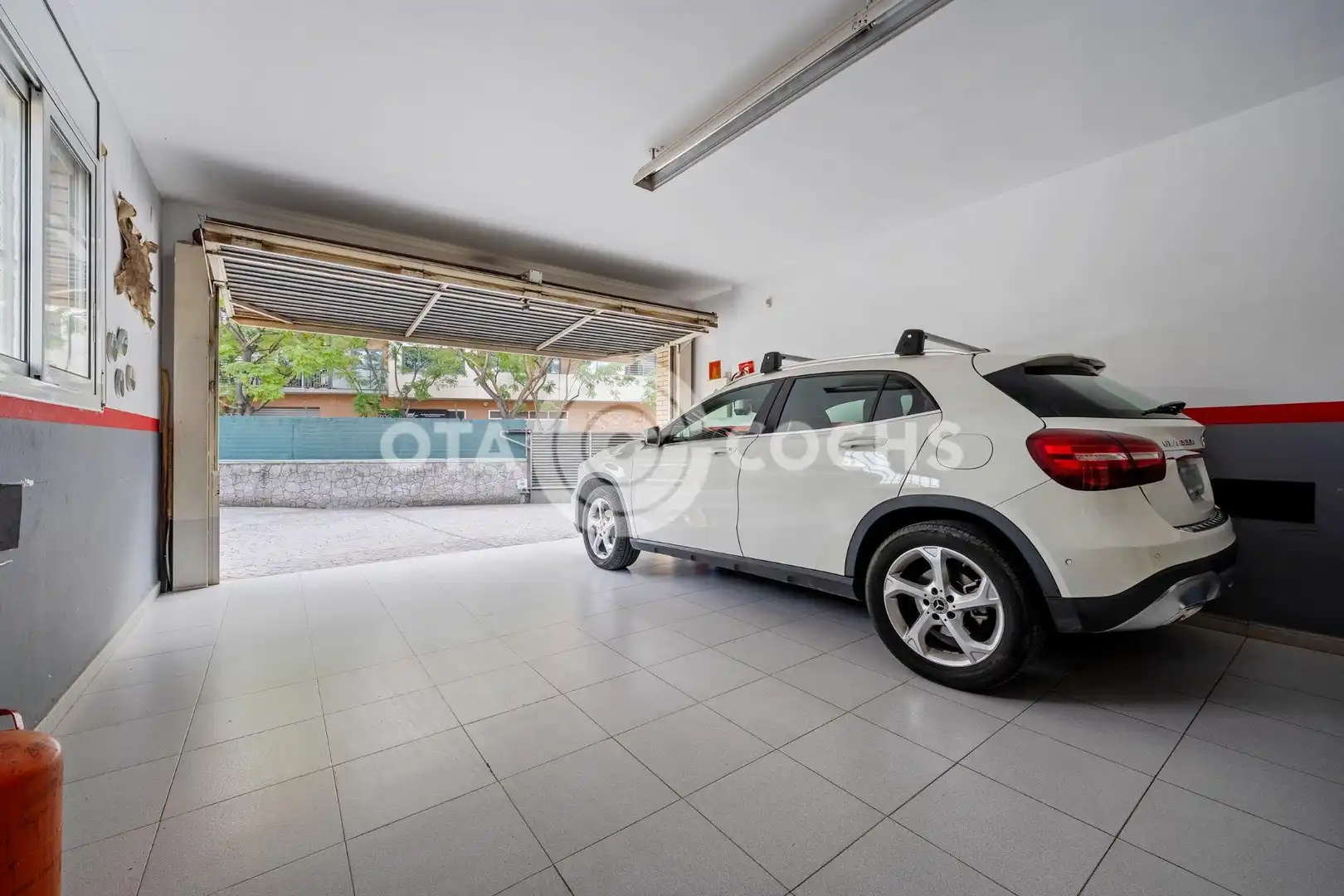 Parking of Houses for sale in Ponent