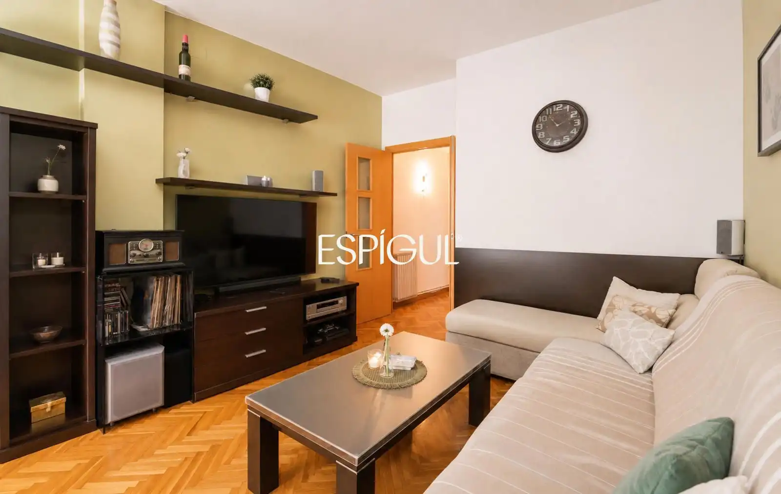Wohnzimmer von Wohnung zum Verkauf in Barcelona mit Klimaanlage, Heizung und Parkett