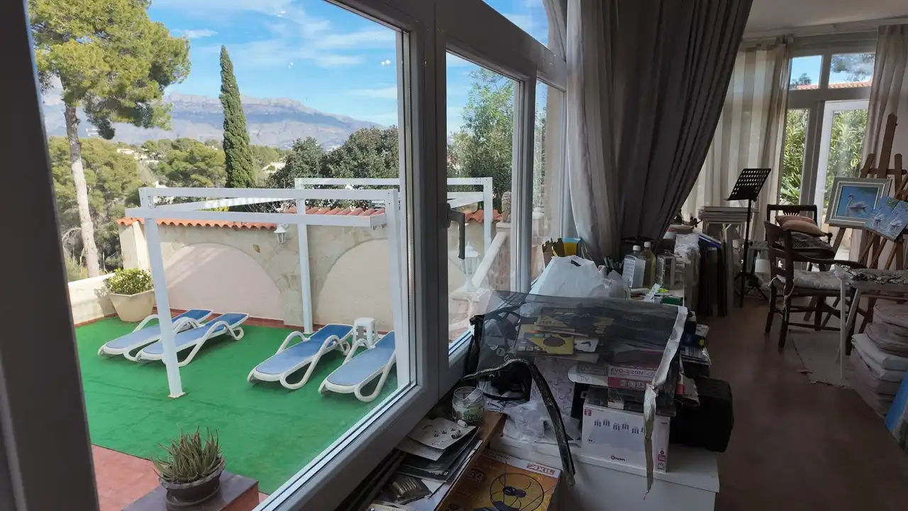 Habitación de Casa o chalet en venta en L'Alfàs del Pi con Aire acondicionado, Calefacción y Jardín privado