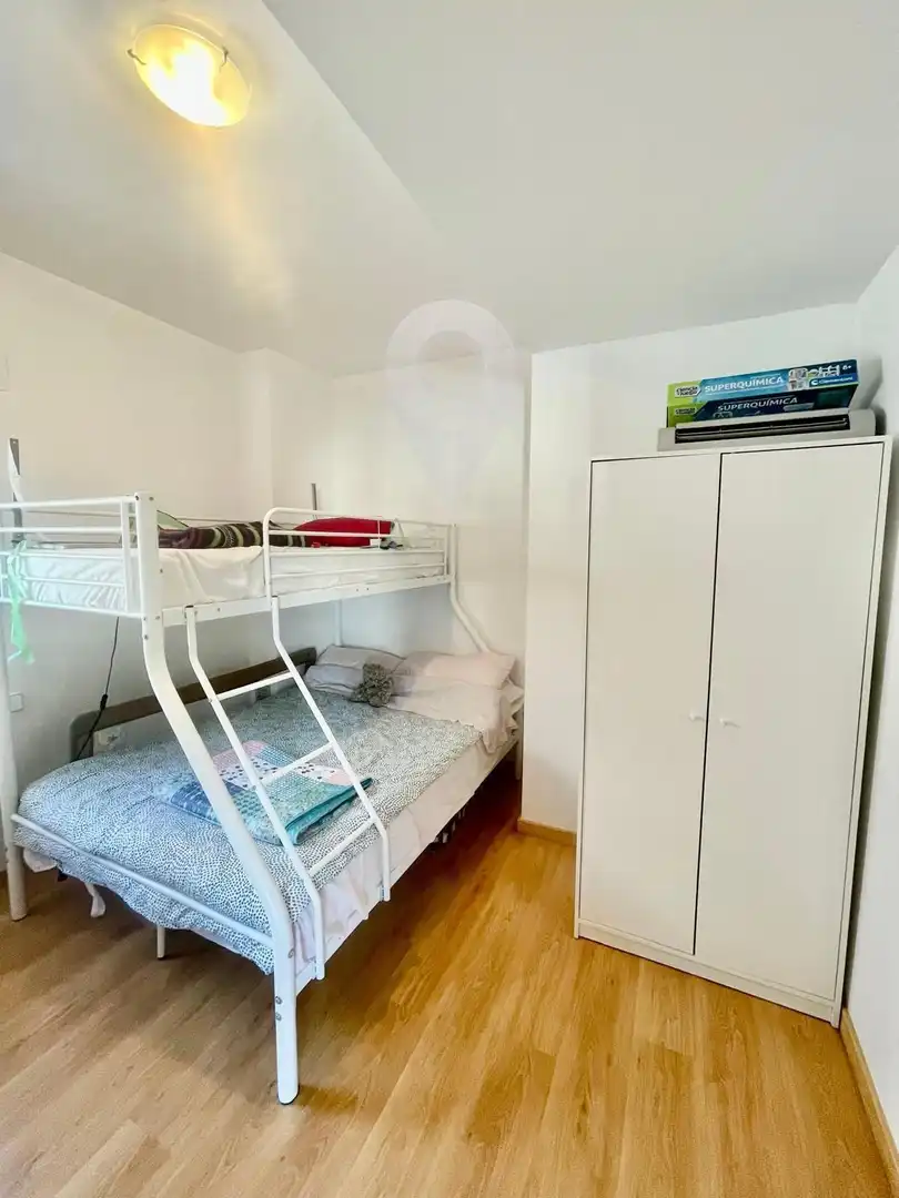 Schlafzimmer von Wohnung zum Verkauf in Llançà mit Klimaanlage, Heizung und Abstellraum