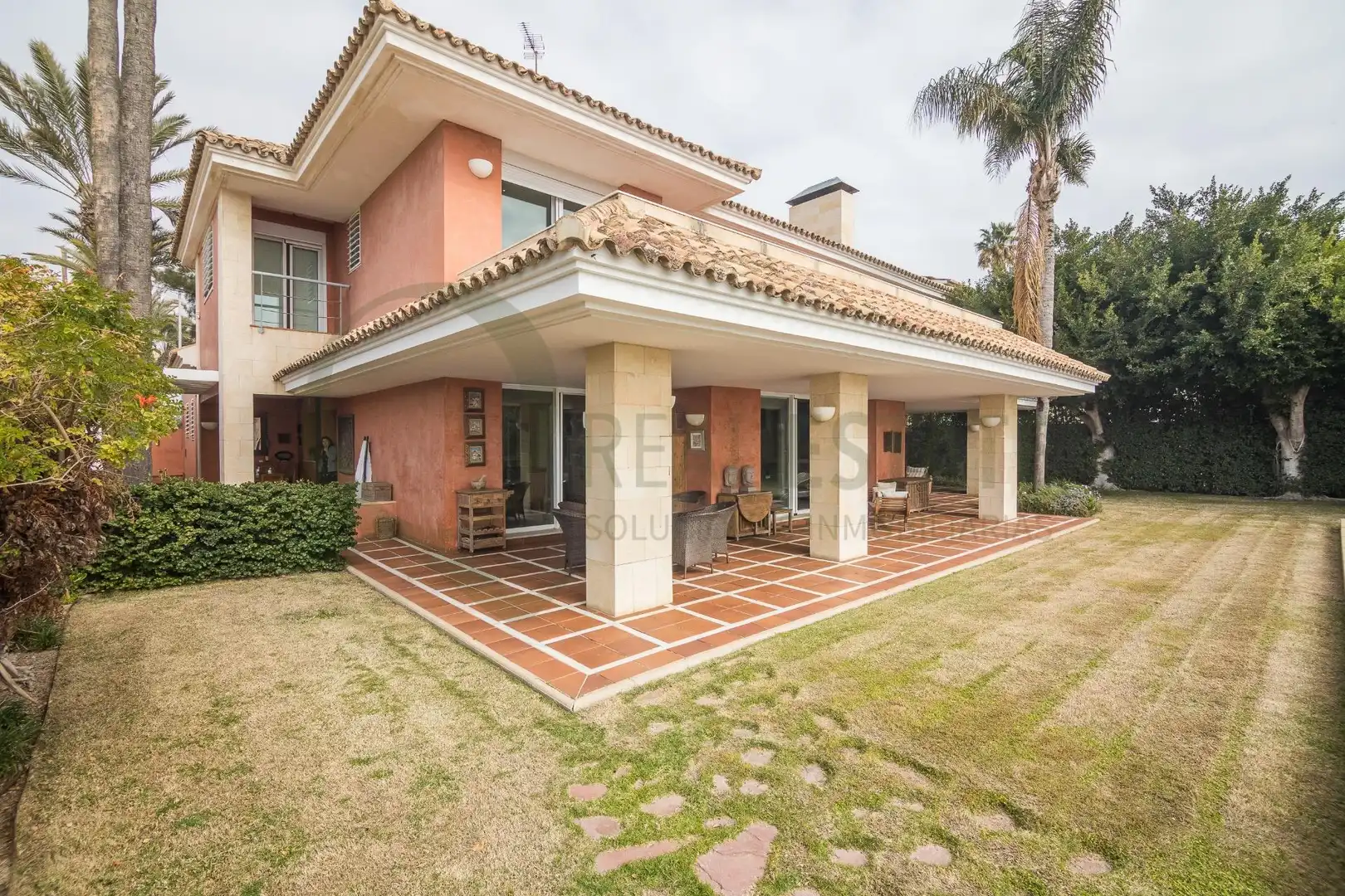 Vista exterior de Casa o xalet en venda en Alicante / Alacant amb Calefacció, Jardí privat i Terrassa
