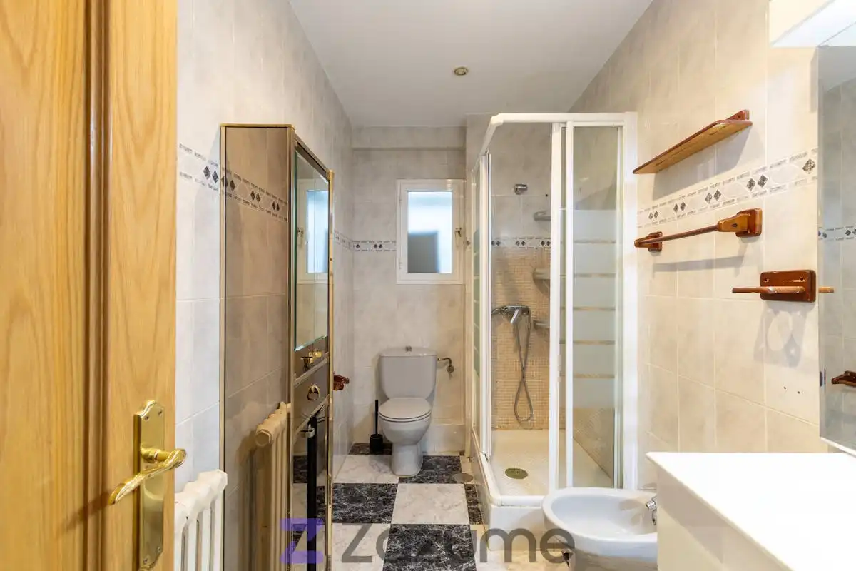 Wohnung zur Miete in Av. del Dr. García Tapia, Marroquina