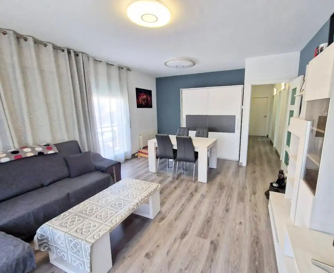 Flat with lift for sale in Centre - Sant Oleguer