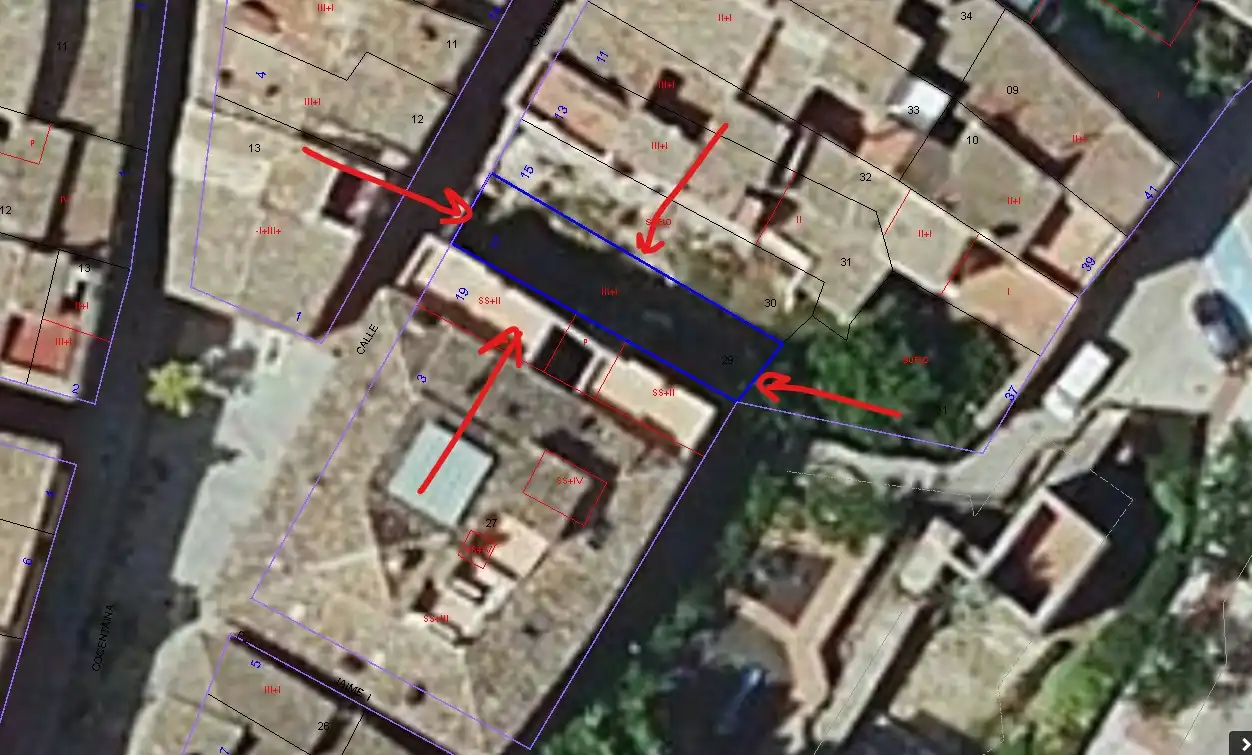 Terreny residencial en venda a Carrer Cavallers 17, imagen 3