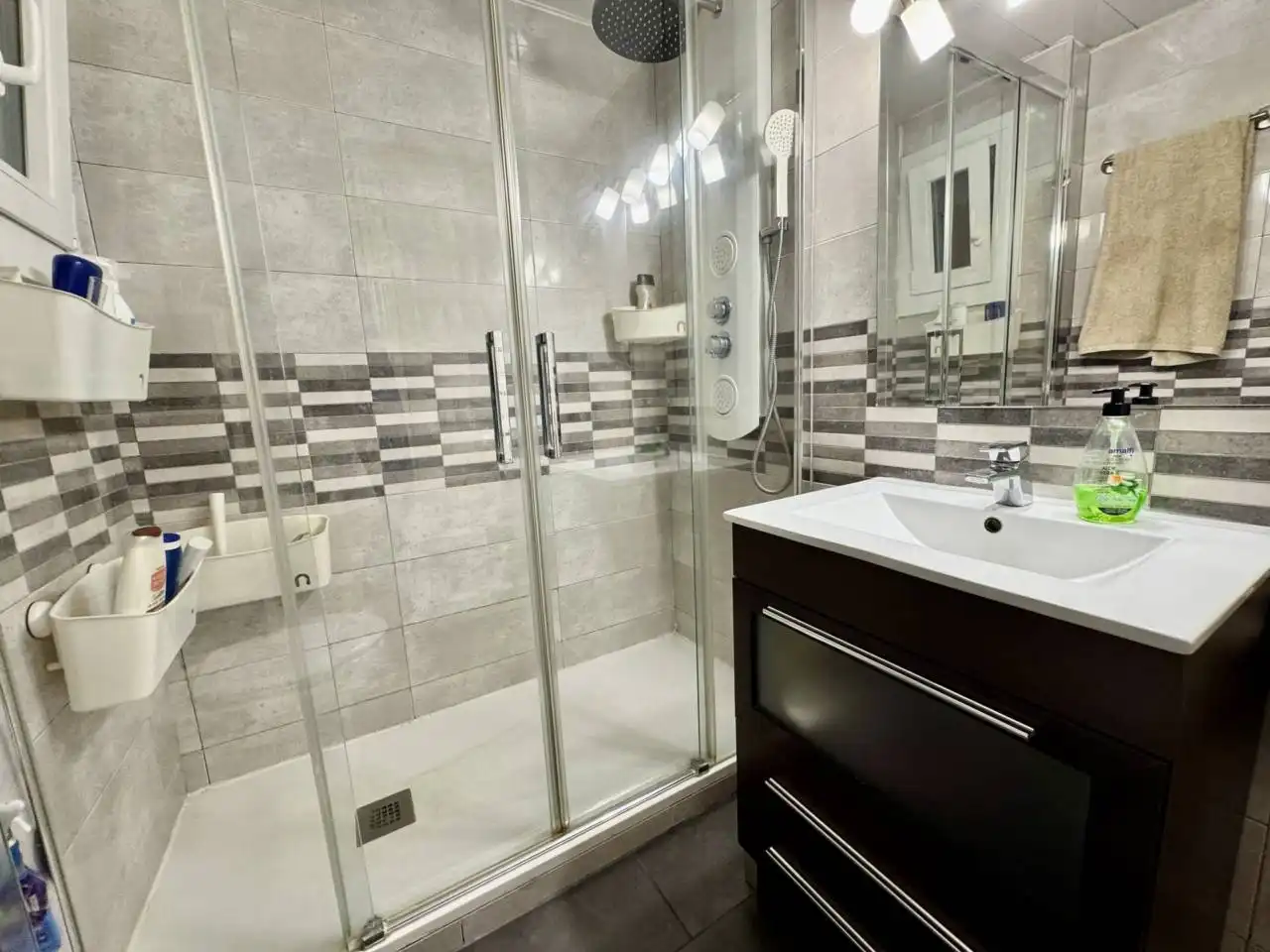 Bathroom of Flat for sale in La Roca del Vallès  with Air Conditioner, Heating and Terrace