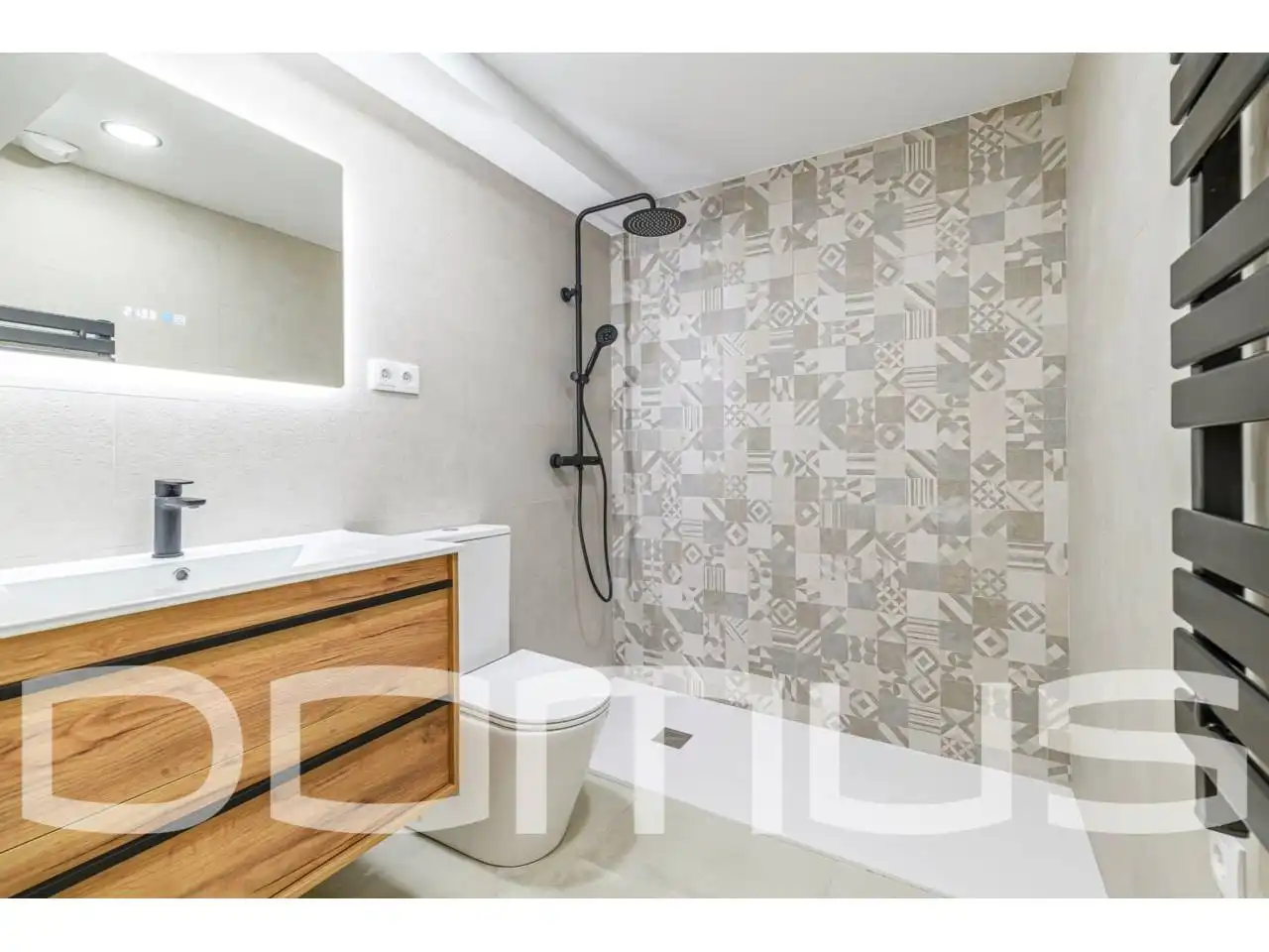 Bathroom of Flat for sale in Sant Boi de Llobregat  with Air Conditioner, Heating and Storage room