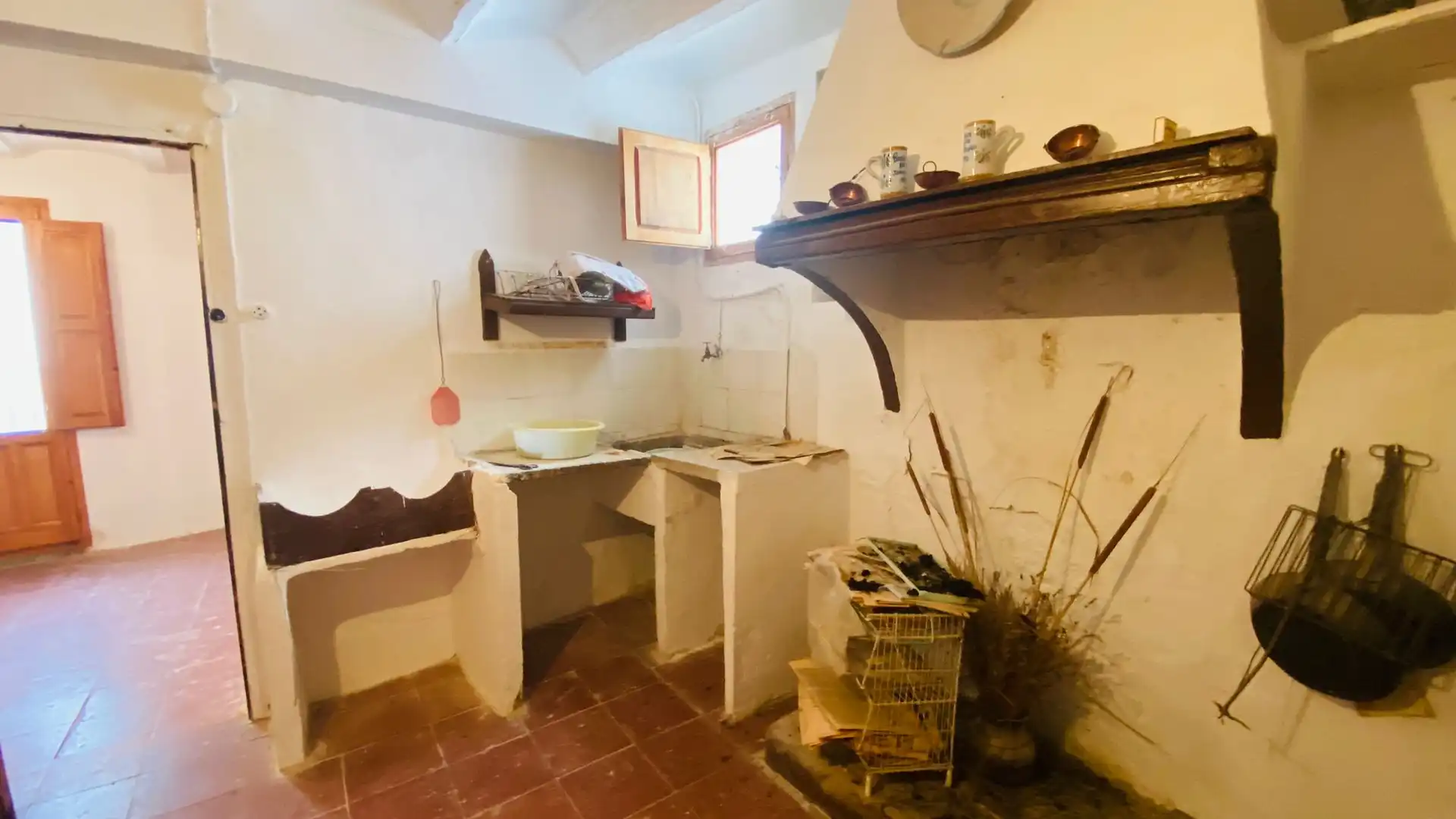 Cuina de Casa o xalet en venda en Puebla de Arenoso amb Jardí privat, Terrassa i Balcó