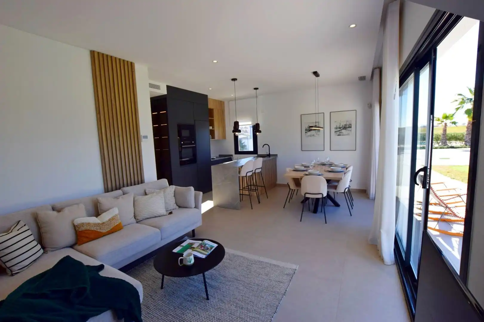 Sala d'estar de Planta baixa en venda en Alhama de Murcia amb Jardí privat, Terrassa i Piscina comunitària