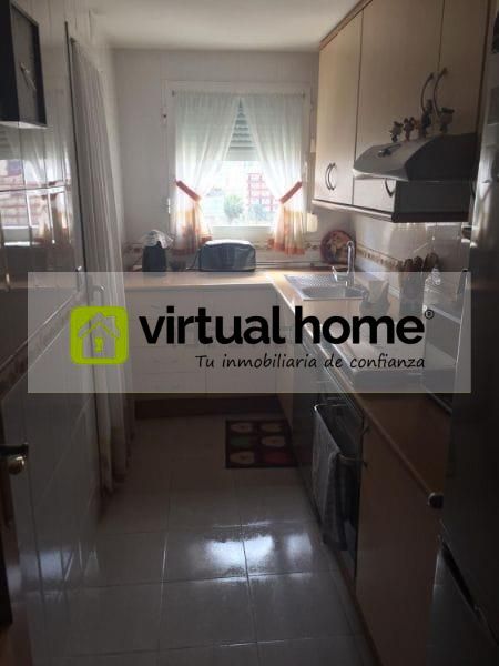 Cuina de Apartament en venda en Benidorm amb Aire condicionat, Jardí privat i Terrassa