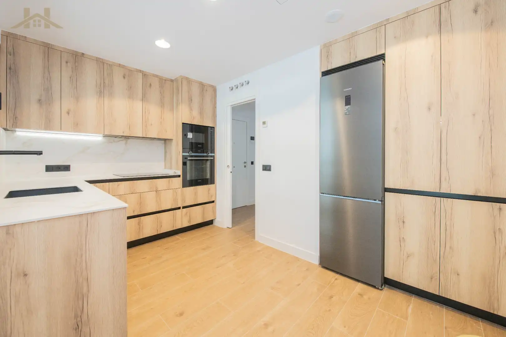Küche von Wohnung zum Verkauf in Tres Cantos mit Klimaanlage, Heizung und Terrasse