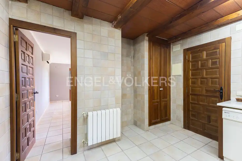 Houses for sale in La Pobla de Vallbona  with Air Conditioner, Heating and Private garden