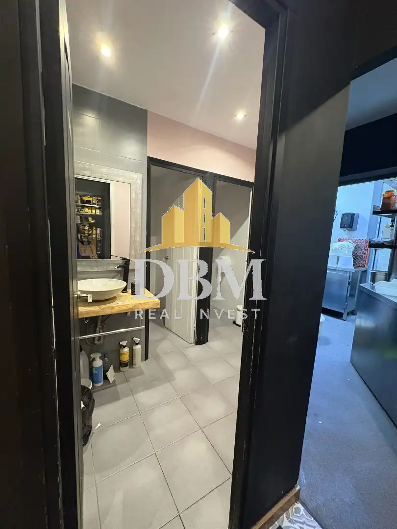 Local comercial en traspàs a Les Corts, imagen 10