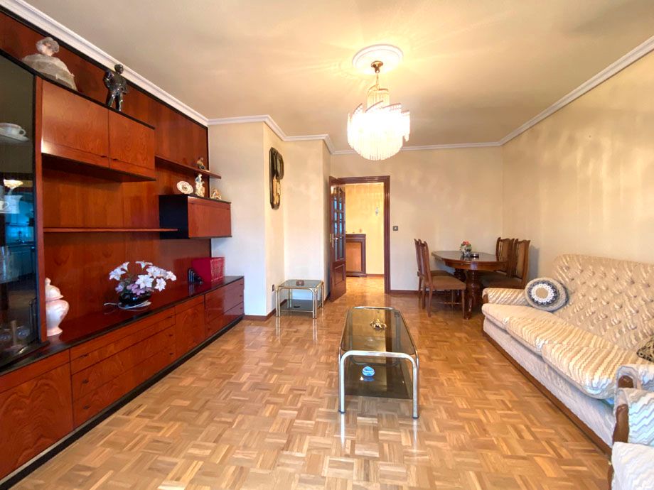 Sala d'estar de Pis en venda en Vitoria - Gasteiz amb Calefacció, Terrassa i Traster