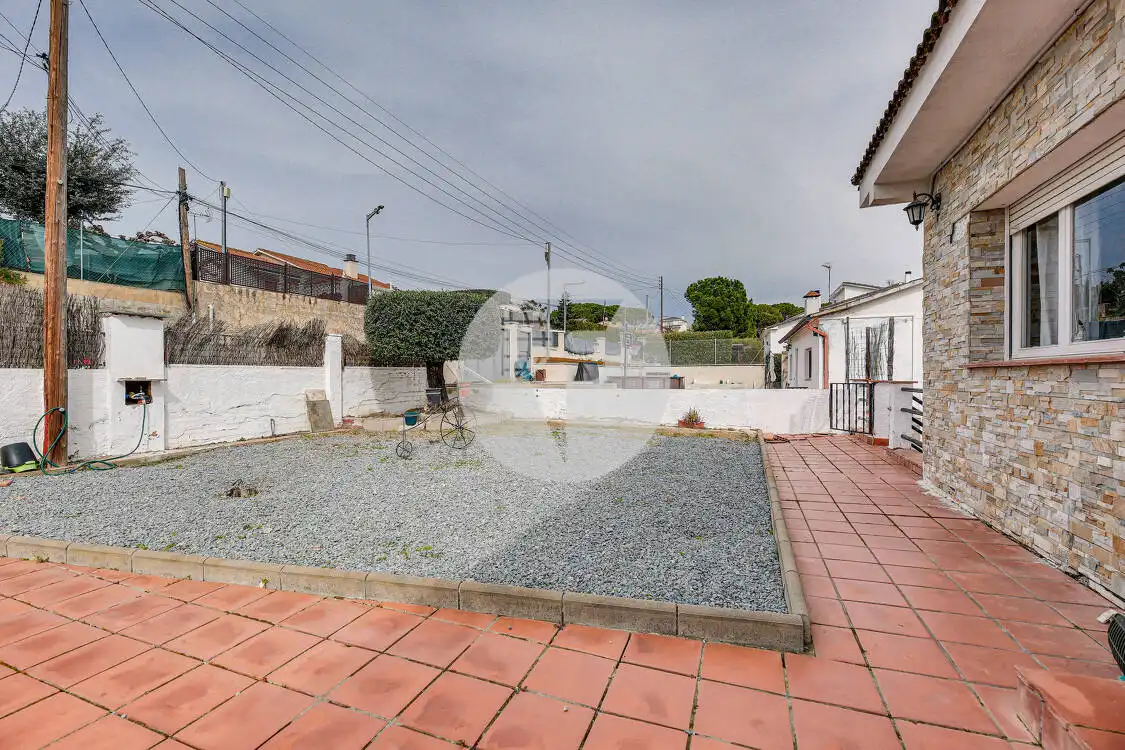 Vista exterior de Casa o xalet en venda en Lliçà de Vall amb Calefacció, Terrassa i Piscina