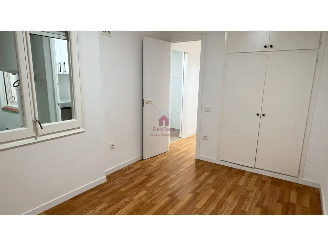 Bedroom of Flat for sale in Terrassa  with Air Conditioner, Parquet flooring and Balcony