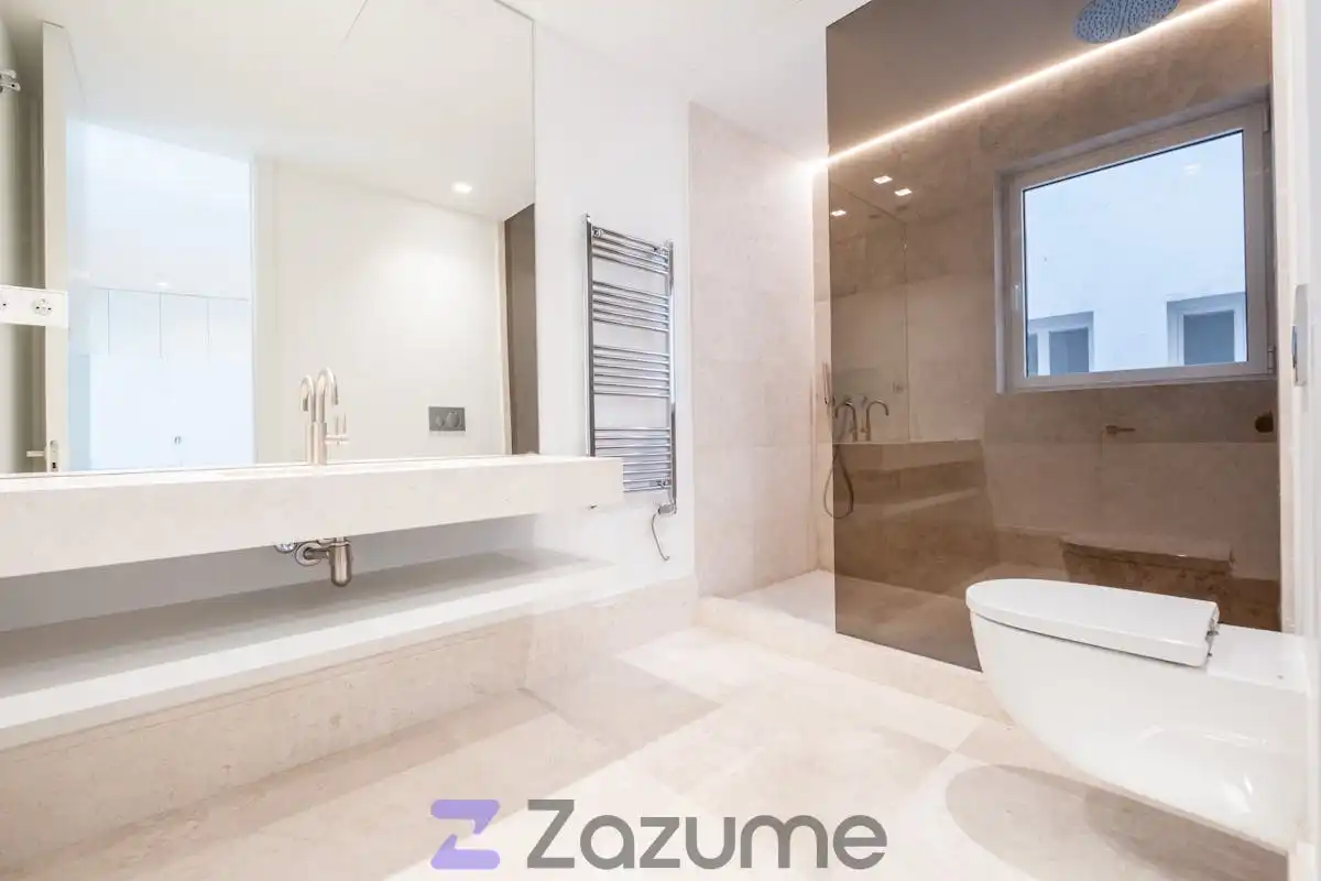 Baño de Piso de alquiler en Zaragoza con Aire acondicionado, Calefacción y Horno