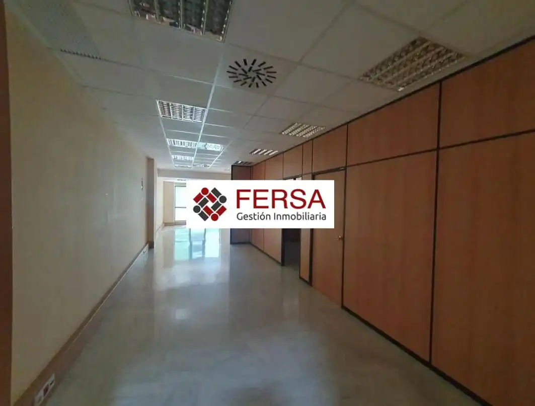 Oficina en venda en Sevilla